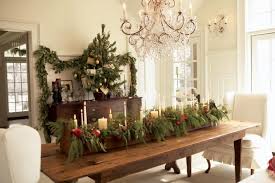 The soft glow and ambiance the candlelight creates while reflecting off the glittery accent pieces will inspire family and friends to linger, and will make the dining room a memorable setting for the christmas memories being made. 15 Magical Christmas Dining Room Decoration Ideas You Can Use