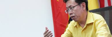 He is a star politician among all the celebrities. Dr Sim Kui Hian Simkuihian Cayote