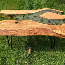 eiken epoxy riviertafel met bladeren epoxy hout bladeren