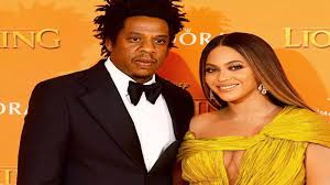 What did Jay-Z whisper to Beyoncé just before Grammy acceptance?  Lip-reading expert reveals proud husband's nine-word message - The Economic  Times