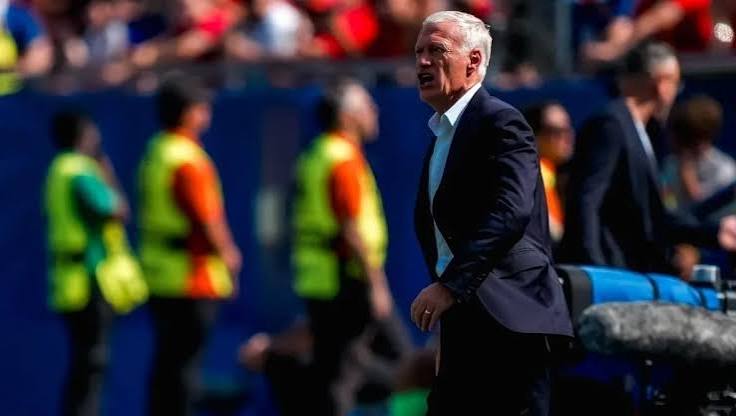 Deschamps lamenta elimina&ccedil;&atilde;o: elenco da Fran&ccedil;a est&aacute; "arrasado" ap&oacute;s derrota para a Espanha - VAVEL Brasil