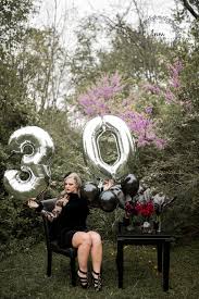 Thirty 30th Birthday Photoshoot Ideas With Friends Pin On Sesion 30 A