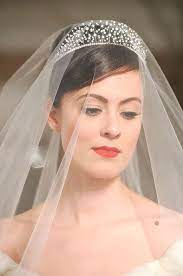 Pin By Wedding Dash On Wedding Headpieces Wedding Hairstyles Simple Wedding Veil Bridal Veils And Headpieces