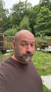 54years old single and looking forward to meeting someone trustworthy and  real.