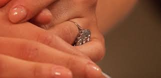 Solitaire settings are comfortably the least expensive settings style. Scarlett Johansson S Engagement Ring Here Are Better Photos Plus 6 Vintage Y Rings Inspired By Scarjo S Glamour