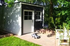 Hundhausen Fertiggarage Als Gartenhaus Fertiggaragen Gartenhaus Fenster Und Turen