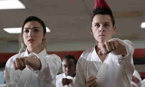 Le plus grand catalogue de films gratuits du web. Cobra Kai Wann Startet Staffel 3 Bei Netflix Pc Magazin