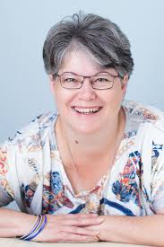 Kimberly Hutt's Instagram, Twitter & Facebook