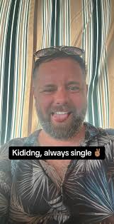 Declan Barrett (@declanbarrettt)