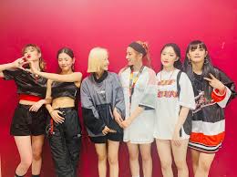 Gidle Uh Oh Comeback Showcase Gidle Idle Kpop Soyeon Shuhua Yuqi Miyeon Minnie Soojin Pop Fashion Dance Outfits Kpop Girls