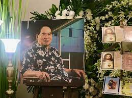 He started out by learning the ropes of the retail beside his father. In Photos The Wake Of Henry Sy Sr