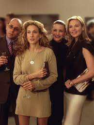 The 5 Perfect Pillars Of Carrie Bradshaw S Winter Capsule Wardrobe Carrie Bradshaw Outfits Winter Capsule Wardrobe Carrie Bradshaw