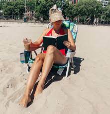 The Visor I Can T Stop Wearing How To Style A Visor Visor Outfit Beach Visor