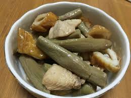イタドリの食べ方 レシピを伝授 下処理と塩漬け保存でシャキシャキ食感 激ウマおかずに大変身 しまんトロッコガイド 地元のおばちゃんブログ