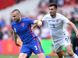 Mbrojtësi i përfaqësueses së anglisë, luke shaw, ka mbështetur kapitenin e tre luanëve, harry kane. Luke Shaw Shrugs Off Injury Fears And Says England Will Give Their Lives For Euro 2021 Glory The Independent