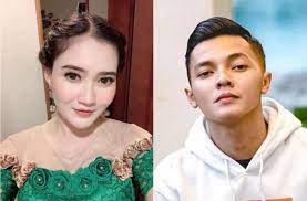 Pagespublic figurevideo creatorvideo terbaru nella kharismavideosnella kharisma dan dory harsa jaran goyang. Komentari Foto Nella Kharisma Dory Harsa Aku Melihat Masa Depan Di Matamu Matamata Com