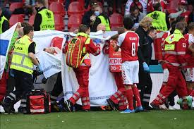Christian eriksen made contact with his teammates from hospital after saturday's distressing scenes in copenhagen. Breaking Denmark S Christian Eriksen Collapses On Pitch In Euro 2020 Game