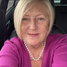 Karen Cowling's Instagram, Twitter & Facebook