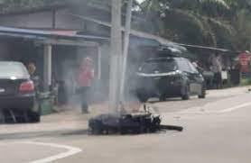 Suami isteri maut kereta terbabas dipercayai tayar pecah. Penunggang Motosikal Maut Kosmo Digital
