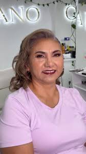 Maquillaje social + peinado para esta bellísima mujer ✨, Creamos un look en  base a tus gustos y preferencias, pero sobre todo con el objetivo de tener  este tipo de hermosos resultados 🙂‍↔️, Agenda tu ...