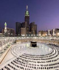 صورة مكة للعالم مصلو الحرم المكي يرسمون لوحة في التنظيم والدقة