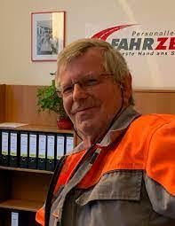 Robert Janc's Instagram, Twitter & Facebook