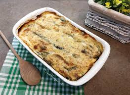 Lavate le bietole, tagliatele a pezzetti piuttosto grossi e privatele delle coste. Bietole Da Costa Gratinate Con Besciamella Vivo Mangiando