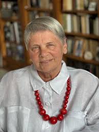 Spełniłam swój obywatelski obowiązek i oddałam głos na jednego z kandydatów  na Prezydenta RP. W moim okręgu wyborczym do 12.00 było nieco ponad 20%.  Niestety, z wrażenia nie zdążyłam zrobić sobie zdjęcia.