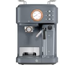Choose between a single or double shot of espresso, and then let the automatic milk frothier transform the. Buy Swan Nordic One Touch Sk22150gryn Coffee Machine Grey Free Delivery Currys
