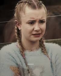 Karen Sidebottom's Instagram, Twitter & Facebook