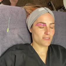 Ultra Violet self tanner tutorial! We had this product last year and it's  back by popular demand! Quick and easy natural, glowy tan. 💜 Pro tip:  moisturize 1-2 times per day to