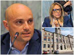 Diano Marina: grande festa alla RSA Montale per il centenario di Angelo  Parodi, sindaco Za Garibaldi consegna una targa