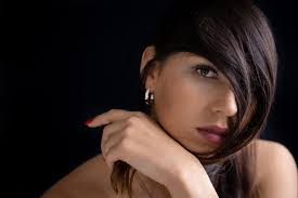 Free portrait sessions at Redland Yurara Art Society