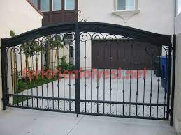 Ferforje bahçe ve ferforje otopark kapısı altın varaklı motif ile yapılmıştır. Ferforje Bahce Kapisi Fiyatlarinda Size Ozel Cozumler