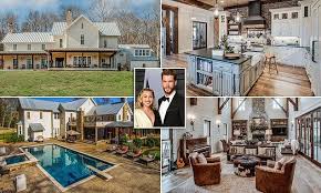 Inside Miley And Liam Hemsworth S 8 2m Mansion They Got Married Mansions Miley Cyrus House Country Mansion