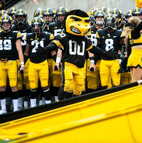The Pants Predicts: Iowa Football in 2026 | Black Heart Gold Pants