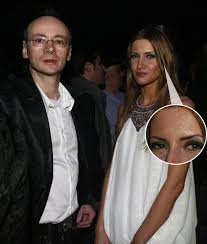 Iulia albu este unul din cei mai controversati stilisti din romania, dar si unul din cei mai cunoscuti. Azi Iulia Albu CriticÄƒ Pe ToatÄƒ Lumea Dar A Uitat De Inceputuri Cand ApÄƒrea PlinÄƒ De Cosuri La Evenimentele Mondene Foto De ColecÅ£ie Libertatea