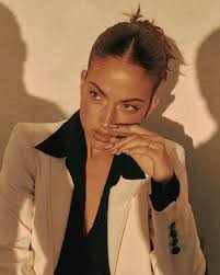 Actress Inanna Sarkis Talks Her Career And New Movie Seance