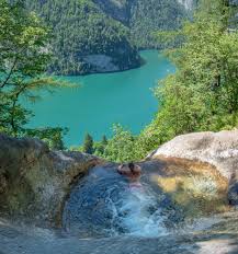 How To Get To Lake Konigssee Waterfall Pool In Berchtesgaden Aliciamarietravels Lake Swimming Pool Waterfall Natural Waterfalls
