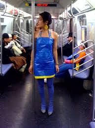 Haben Sie Die Ikea Frakta Tasche Von 0 60 Cent Zu Hause Mit Ein Wenig Phantasie Und Etwas Fingerfertigkeit M Recycled Dress Anything But Clothes Fancy Dresses
