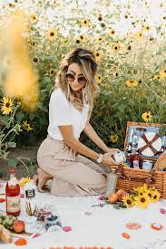 Portrait sunflower photography pictures with sunflowers sunflower fields outfits girls with flowers flower photoshoot instagram sunflower field pictures. Sunflower Fields Hello Fashion
