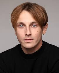 Reilly Walters @reilly_walters #actingheadshotsla  #actorsheadshotslosangeles #headshotsla #headshotsession #actorlife  #laphotographer #laheadshots #laactor #headshotsnyc #nyheadshots #nyactor  #actingheadshots #actorsheadshots #headshotphotographer ...