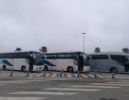 Pídenos presupuesto para alquiler de autobuses, minibuses o microbuses para el día de tu boda. Alquiler Autobuses Para Bodas En Barcelona Felicidades Diez66bus