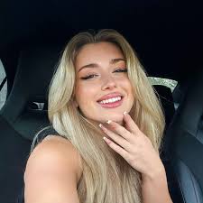 lizziegreyy - Fleshbot