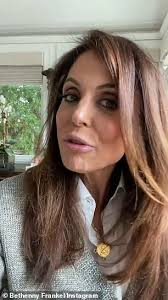 What backsplaches go with maple cabinets / our kit. Bethenny Frankel Instagram Picuki