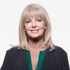 Karen Nesbit's Instagram, Twitter & Facebook