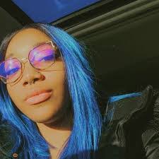 Elnora Napier's Instagram, Twitter & Facebook