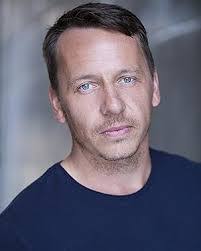 Ian Vernon's Instagram, Twitter & Facebook