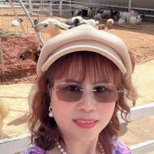 Show your edgy side with the Kathnice Sneakers 😎 Now at P500 off! Shop it  here: cln.com.ph/products/kathnice Check out our Sneakers Collection here:  cln.com.ph/collections/shoes/sneakers