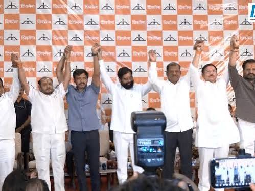 PM Modi Meets Rebel TMC-Uddhav Faction MPs in Delhi | Latest Update